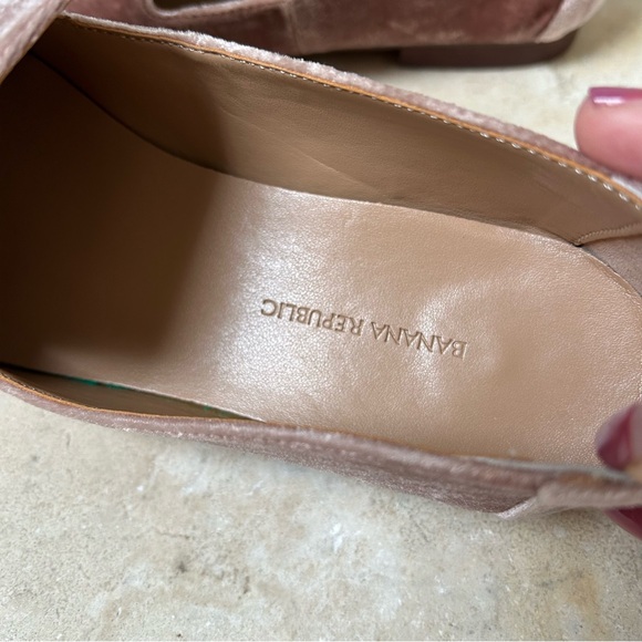 Banana Republic Women's Velvet Loafers in Pink with Martini appliqué 9.5 EUC! - Picture 7 of 11